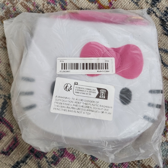 Hello Kitty White and Pink Quilted Bag - Picture 2 of 8